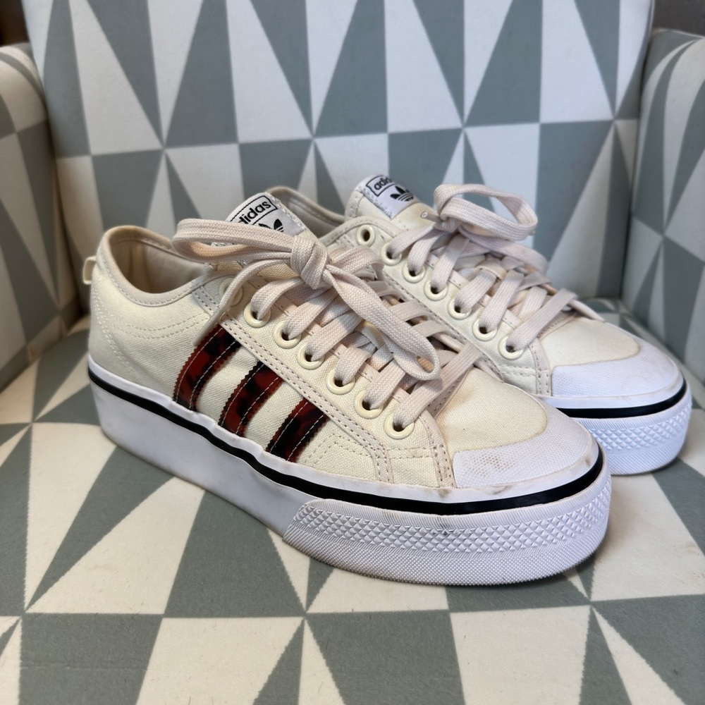 Adidas nizza platform size 8